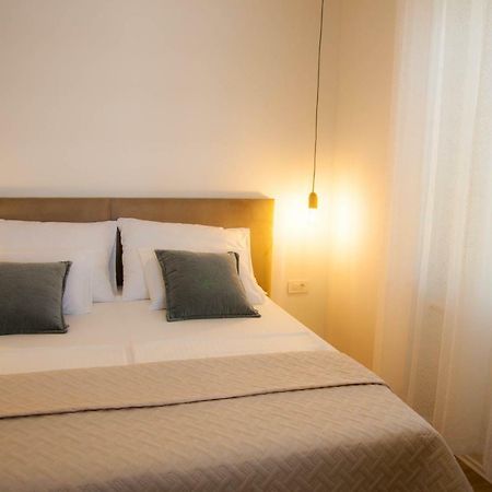 Soukki Town Centre Suites 1 Σπλιτ Εξωτερικό φωτογραφία