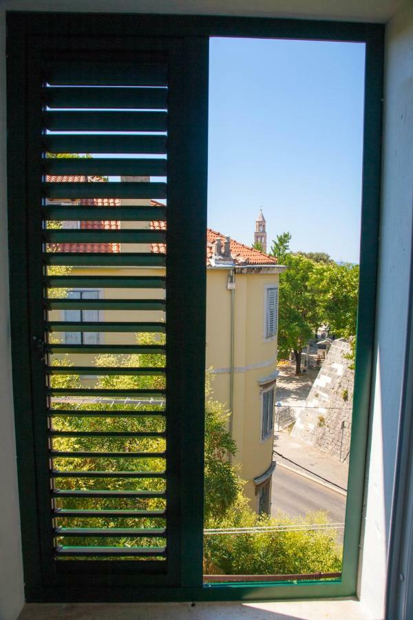 Soukki Town Centre Suites 1 Σπλιτ Εξωτερικό φωτογραφία