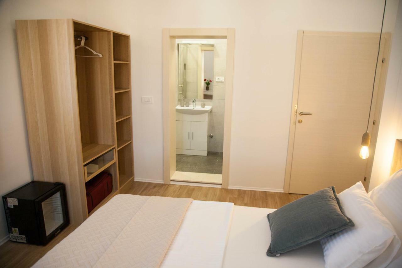 Soukki Town Centre Suites 1 Σπλιτ Εξωτερικό φωτογραφία